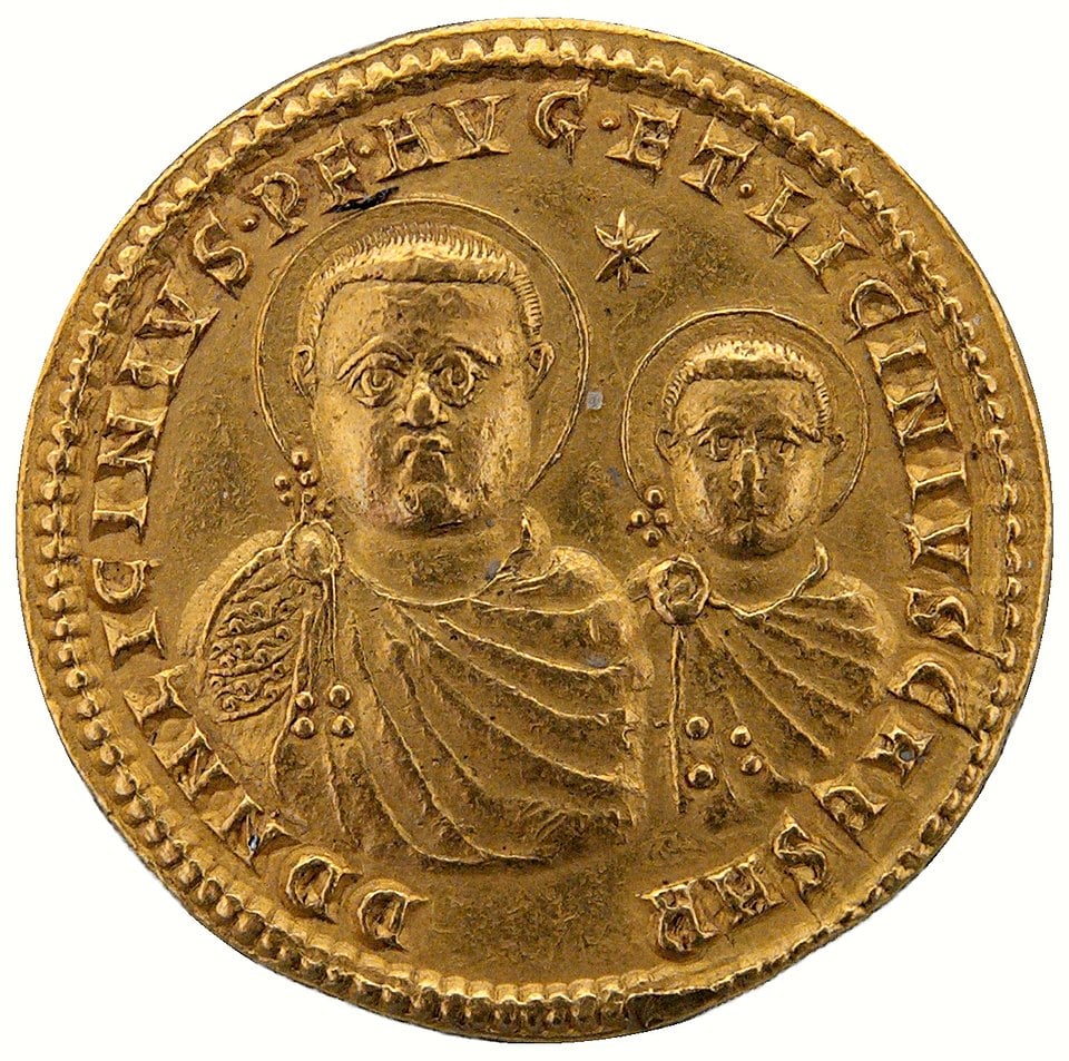 Medaglione d'oro raffigurante Licinio (Publius Flavius Galerius Valerius Licinianus Licinius) e suo figlio Licinio II.