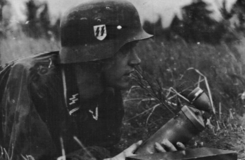 Soldato tedesco delle SS nel 1942
