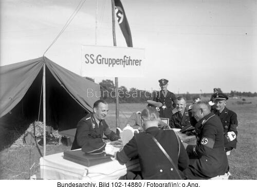 Kurt Daluege a Döberitz, vicino a Berlino. 12 Agosto 1933